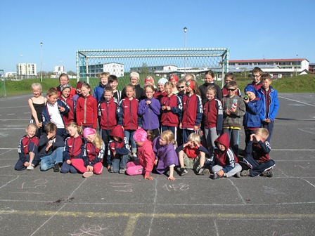 Stór hópur ÍRB krakka á Akranesleika