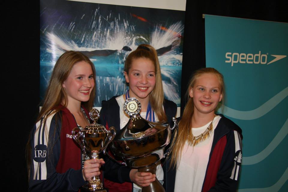 Íris Ósk sundmaður mánaðarins í Landsliðshópi. Hún lumar á ýmsu-hvaða vídeó lýsa henni best?