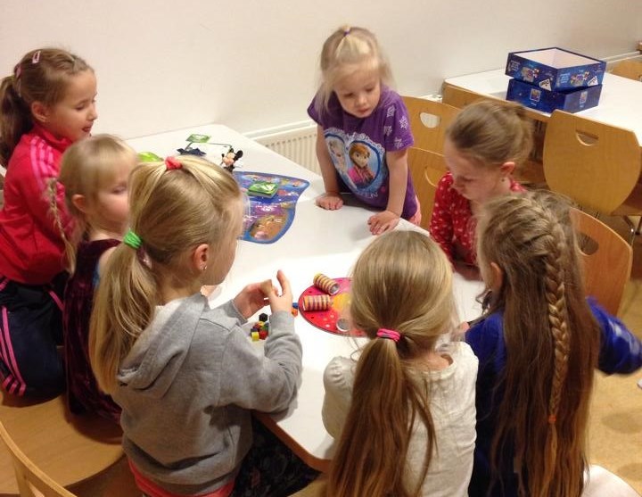 Skemmtistund Laxa og Sprettfiska í Akurskóla