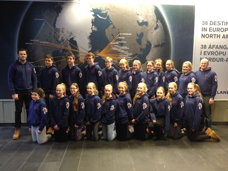 Pöntun á nýjum búningum í sundi